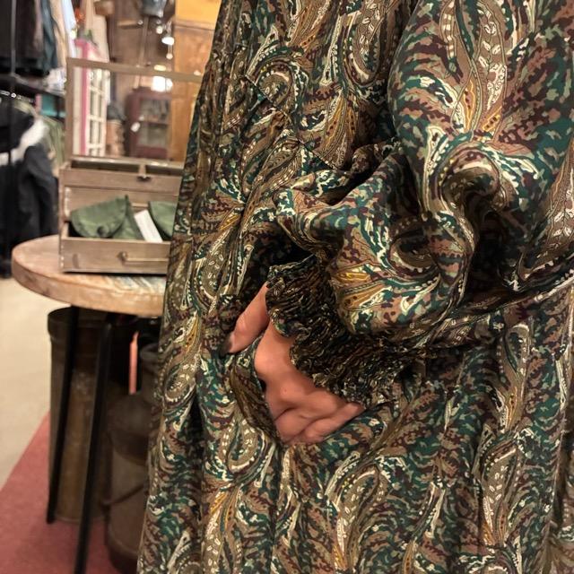 PARIS DE AOUNE Earth Paisley Band Collar Gathered Dress, Long, UNIVERSAL TISSU, Made in Japan　