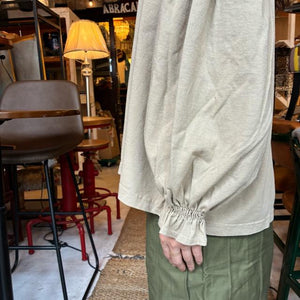 UNIVERSAL SEVEN All-USA Cotton Cuff Gathered Pullover in Greige and Beige, Long Sleeve T-Shirt with Puff Sleeves