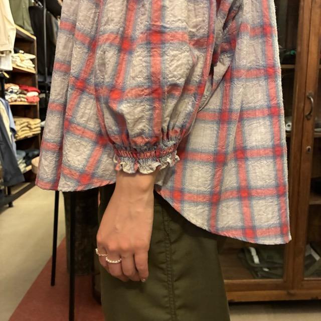 UNIVERSAL SEVEN　ユニヴァーサルセブン　ヘリンボンチェック トリプルシャーリングショートブラウス　シロチェック　シャツ　長袖ブラウス　バンドカラー