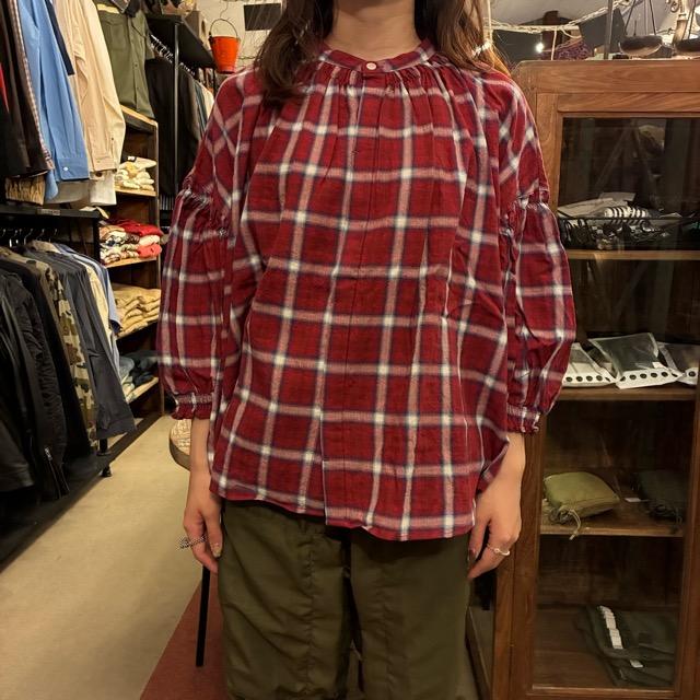 UNIVERSAL SEVEN　ユニヴァーサルセブン　ヘリンボンチェック トリプルシャーリングショートブラウス　アカチェック　シャツ　長袖ブラウス　バンドカラー
