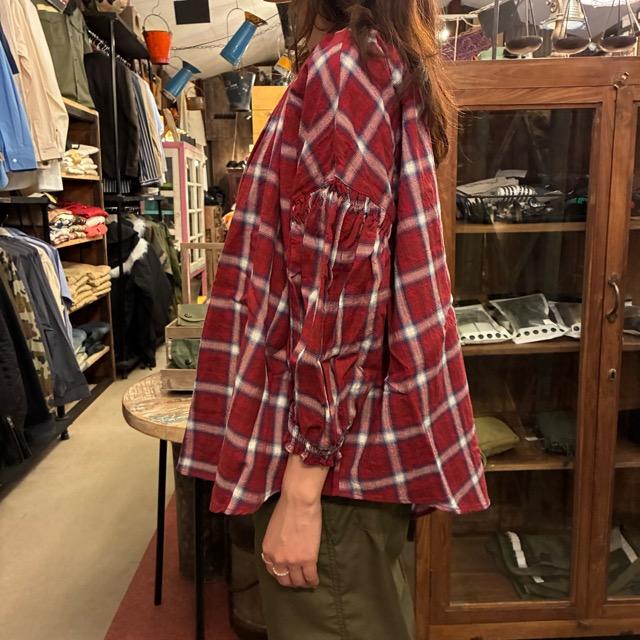 UNIVERSAL SEVEN　ユニヴァーサルセブン　ヘリンボンチェック トリプルシャーリングショートブラウス　アカチェック　シャツ　長袖ブラウス　バンドカラー