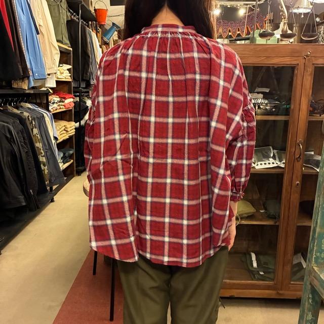UNIVERSAL SEVEN　ユニヴァーサルセブン　ヘリンボンチェック トリプルシャーリングショートブラウス　アカチェック　シャツ　長袖ブラウス　バンドカラー