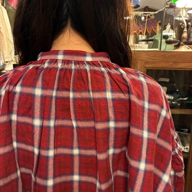 UNIVERSAL SEVEN　ユニヴァーサルセブン　ヘリンボンチェック トリプルシャーリングショートブラウス　アカチェック　シャツ　長袖ブラウス　バンドカラー