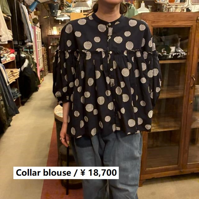 UNIVERSAL TISSU　ユニヴァーサルティシュ　東炊きドットジャガードバンドカラーブラウス　クロ×シロドット　シャツ　羽織　コットン　リネン