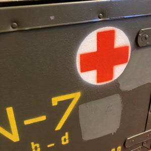 チェコ軍　メディカルボックス　チェスト　テーブル　軍もの　引き出し　タンス　ローテーブル　収納　デスク　ミリタリー