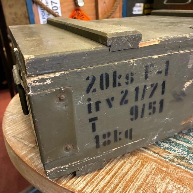 チェコ軍　F1 グレネードボックス　家具　インテリア　収納　軍物　ウッド　木箱　ウッドボックス　小物入れ　オリーブ　ガレージ　工具箱