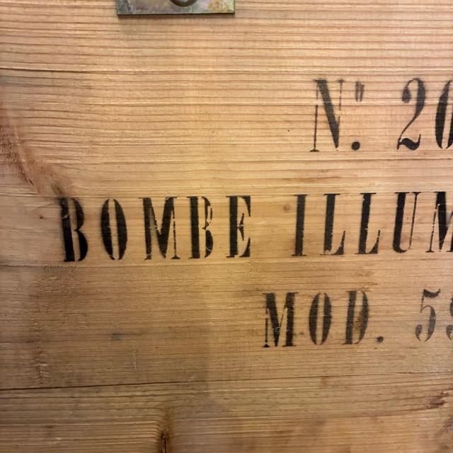 イタリア軍　BOMBE ILLUMINANTI　イルミナティ ウッドボックス　家具　インテリア　収納　軍物　ウッド　木箱　小物入れ　オリーブ　ガレージ　工具箱　ボム　