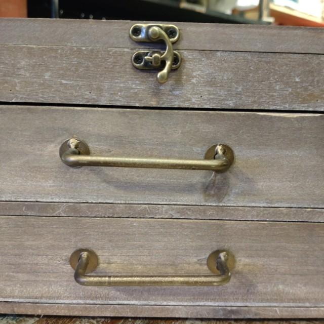 Detende Chest Wood Iron Glass Antique Retrospective Accessory Jewelry Display　