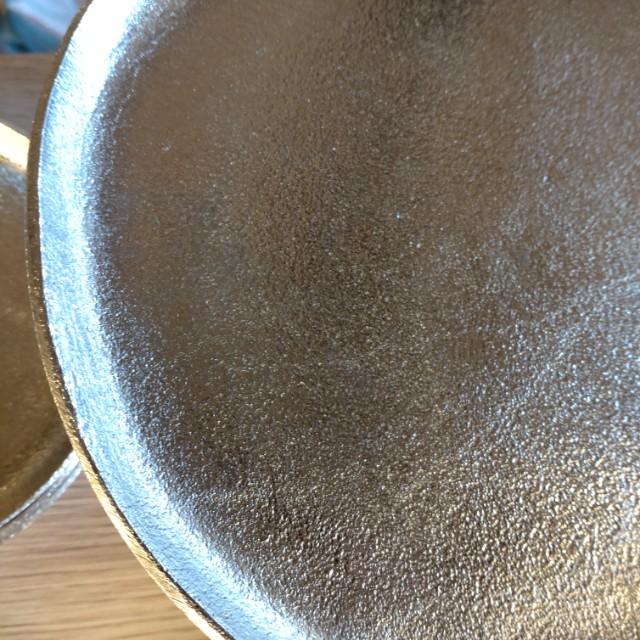 インド　アルミスタンドトレイ　L　トレー　小物入れ　アルミニウム 　灰皿　アクセサリー　キートレイ 　物置き　鍵置き　プレゼント　ギフト