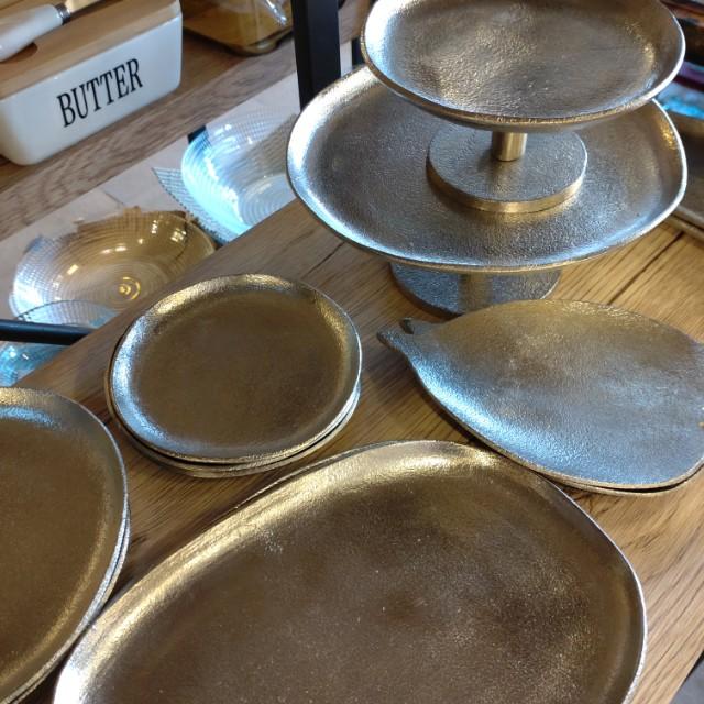 インド　アルミスタンドトレイ　L　トレー　小物入れ　アルミニウム 　灰皿　アクセサリー　キートレイ 　物置き　鍵置き　プレゼント　ギフト