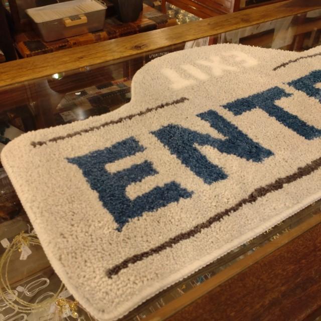 Taughty Luminous Mat Entry Comes with a luminous function Entrance mat 82×44