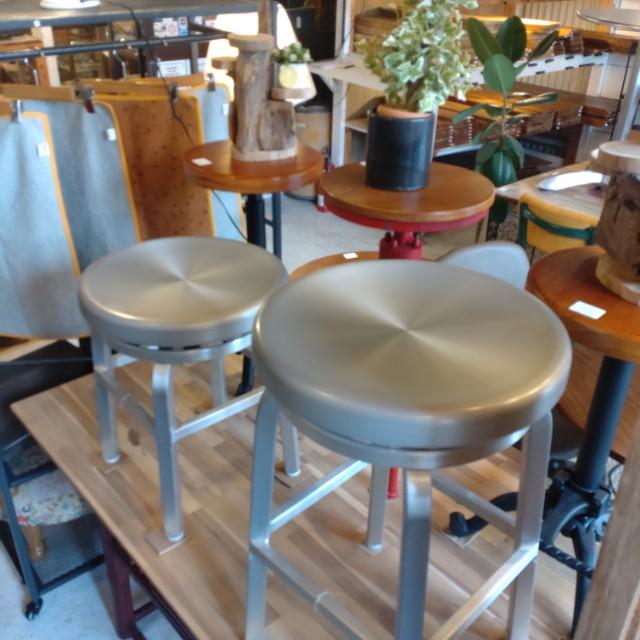 Dalton Aluminum Round Stool, Medium, American Style, Cafe Chair, for Home, Garage, Garden Terrace, Living Room, and BBQ