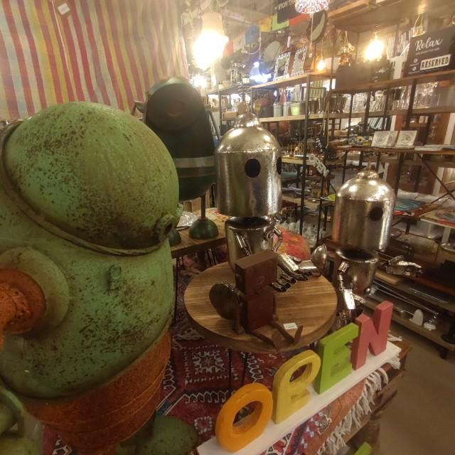 メタルロボパペット座り ガーデニング オブジェ ロボット　置物　レトロ　アンティーク風　ハンドメイド