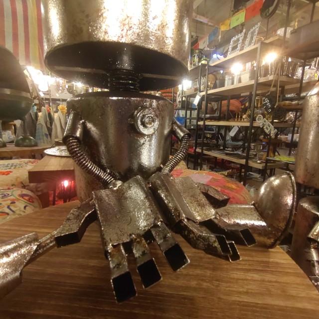 メタルロボパペット座り ガーデニング オブジェ ロボット　置物　レトロ　アンティーク風　ハンドメイド