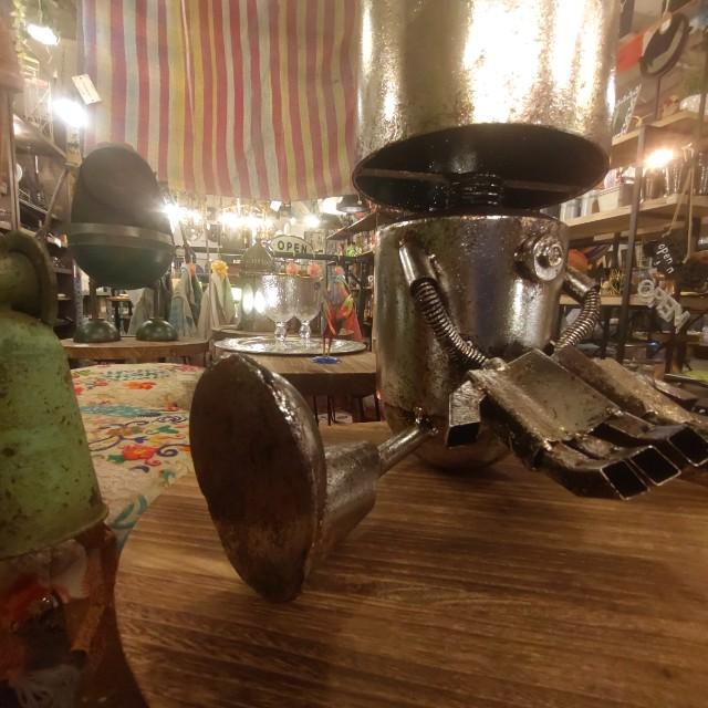 メタルロボパペット座り ガーデニング オブジェ ロボット　置物　レトロ　アンティーク風　ハンドメイド