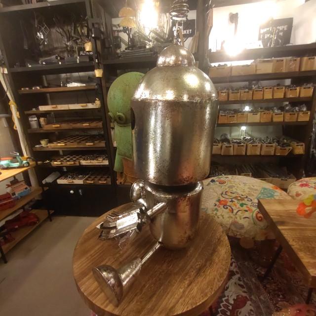 メタルロボパペット座り ガーデニング オブジェ ロボット　置物　レトロ　アンティーク風　ハンドメイド