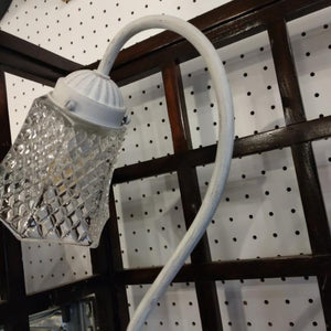 Touch-sensitive table lamp, OF-069, suitable for desks, tabletops, and interior furnishings. White, antique finish.