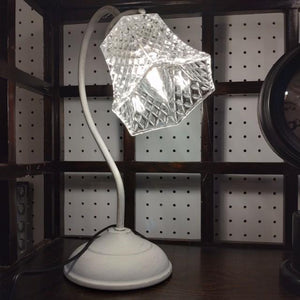 Touch-sensitive table lamp, OF-069, suitable for desks, tabletops, and interior furnishings. White, antique finish.
