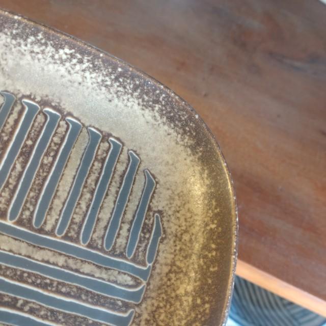 Oval Plate with Striped Mortar Design (Shima-Summon) - Available in 2 Colors - Small, Oval Plate - Japanese Tableware - Mino Ware　