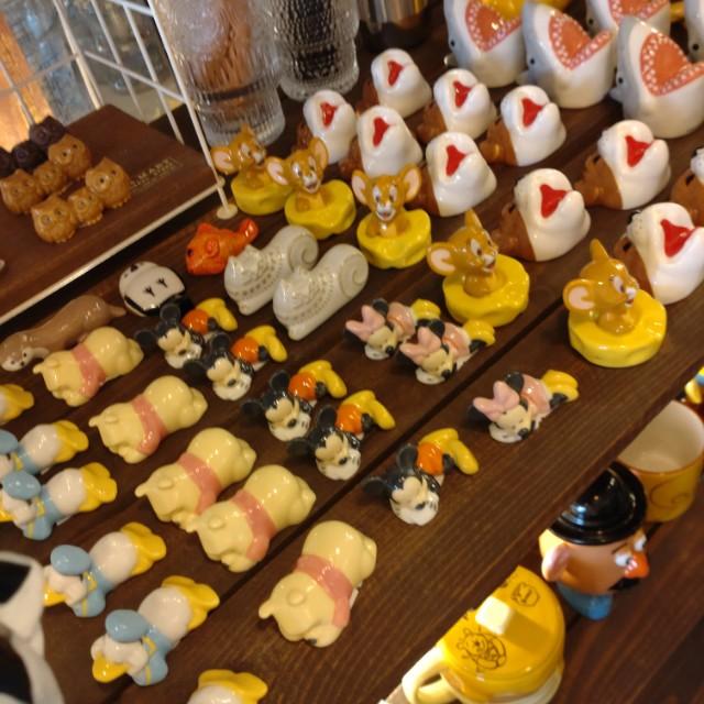 ディズニーすやすや箸置き　ディズニー　全4種　インテリア　立体感　陶磁器　催事　イベント　キッチン　