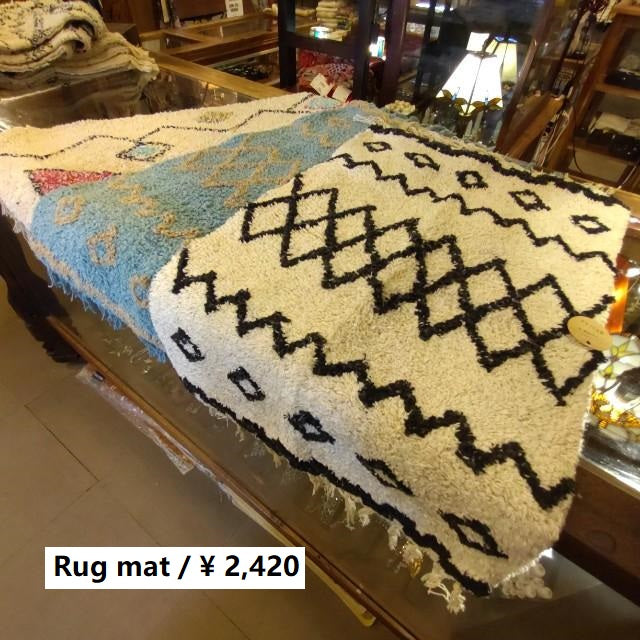 マットベルベリッシュ2　全3種　50×75　カラフル　モノクロ　　玄関　エントランス　ラグマット　インド