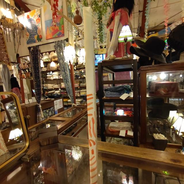TOPANGA Zakka アートポスター　Woman wearing one piece　インテリア　壁掛け　置き型　空間演出　アート　ウォールデコ