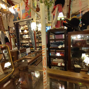 TOPANGA Zakka アートポスター　Woman wearing one piece　インテリア　壁掛け　置き型　空間演出　アート　ウォールデコ