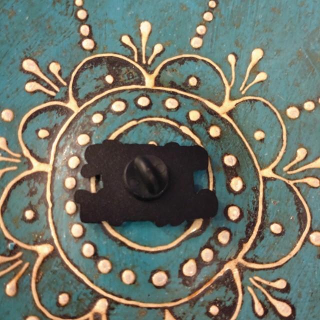TOPANGA Jewelry　ピンブローチ　ALL BeHAVIOR IS A FORM OF COMMUNICATION 全ての行動はコミュニケーションの1つ　ポジティブメッセージ