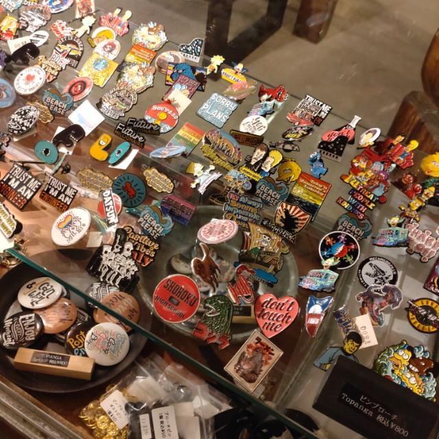 TOPANGA Jewelry　ピンブローチ　Today is Tomorrow's Yesterday 今日は昨日の明日