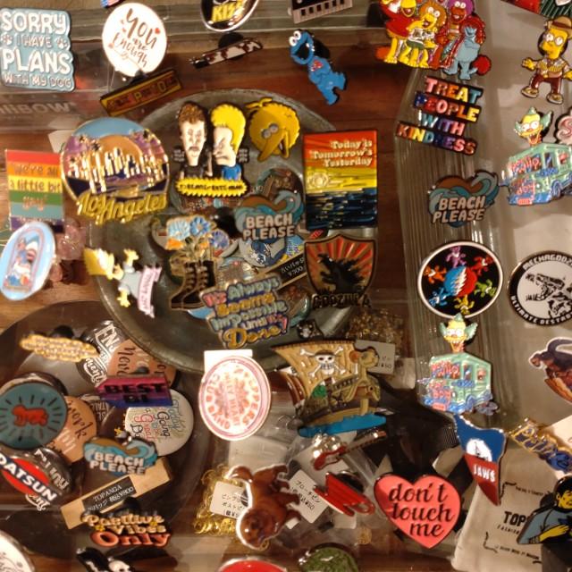 TOPANGA Jewelry　ピンブローチ　Today is Tomorrow's Yesterday 今日は昨日の明日