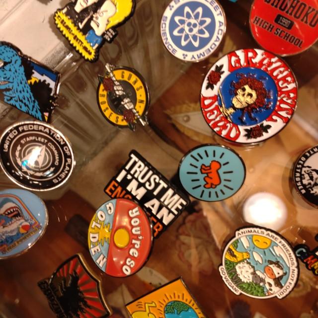 TOPANGA Jewelry　ピンブローチ　Today is Tomorrow's Yesterday 今日は昨日の明日