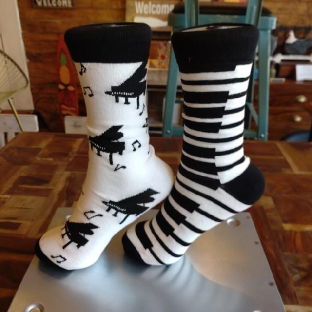 TOPANGA Socks Lady's PLAING THE PIANO PIANO KEYBOARD MUSIC TONE GIFT PRESENT