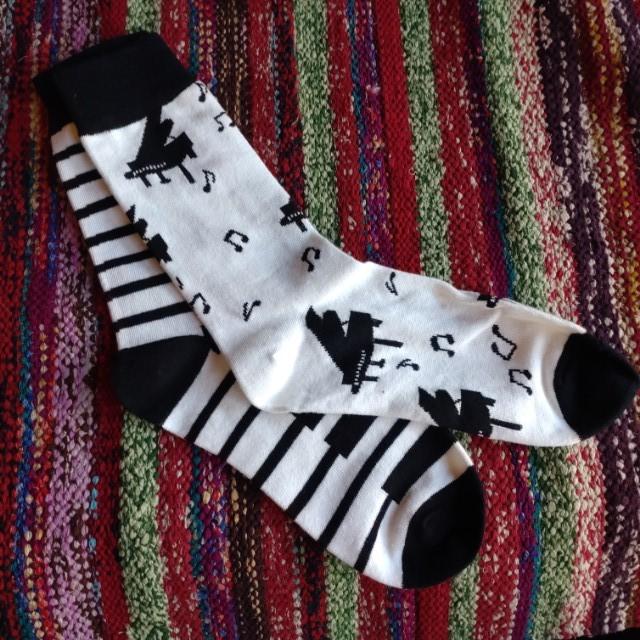 TOPANGA Socks Lady's PLAING THE PIANO PIANO KEYBOARD MUSIC TONE GIFT PRESENT