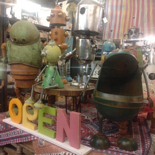 GARDEN OBJECT plump blue ROBOT　GARDEN EYECATCHING　HANDMADE 　ANTIQUE　VINTAGE　RETRO