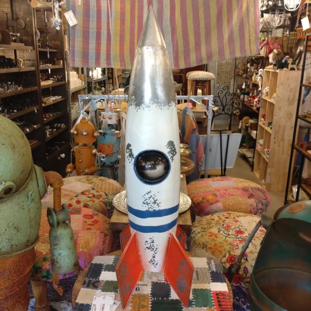 GARDEN OBJECT SPACE SUTTLE （with Soler light) ROCKET　GARDENLIGHT HANDMADE 　ANTIQUE　VINTAGE　RETRO
