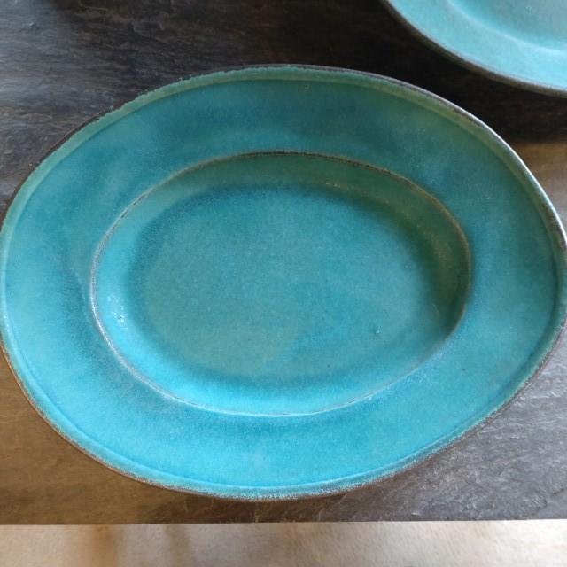 Mashiko Ware: Easy-to-Use Oval Rimmed Plate (Large) in Shabby Turquoise. MAINDISH LUNCH PLATE.