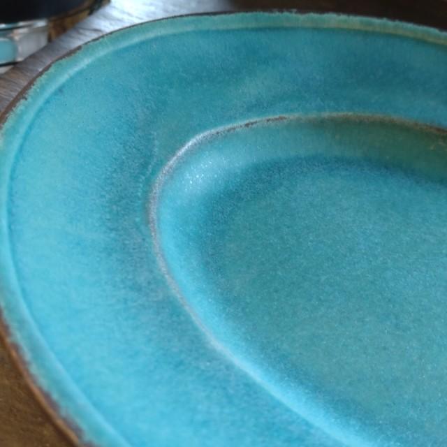 Mashiko Ware: Easy-to-Use Oval Rimmed Plate (Large) in Shabby Turquoise. MAINDISH LUNCH PLATE.