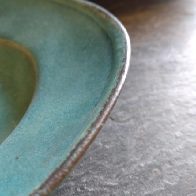 Mashiko Ware: Easy-to-Use Oval Rimmed Plate (Large) in Shabby Turquoise. MAINDISH LUNCH PLATE.