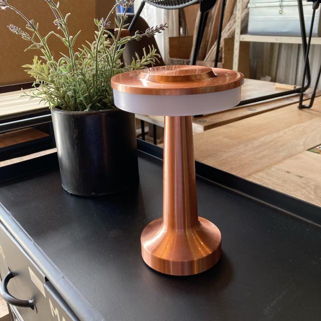 タッチセンサーポータブルランプ　ピンクゴールド