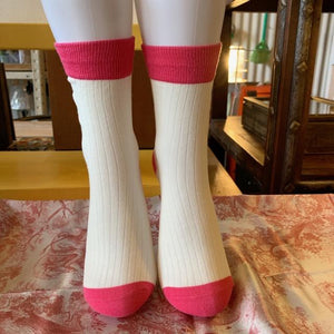 TOPANGA SOCKS 　アルファベットソックス B.　ピンク