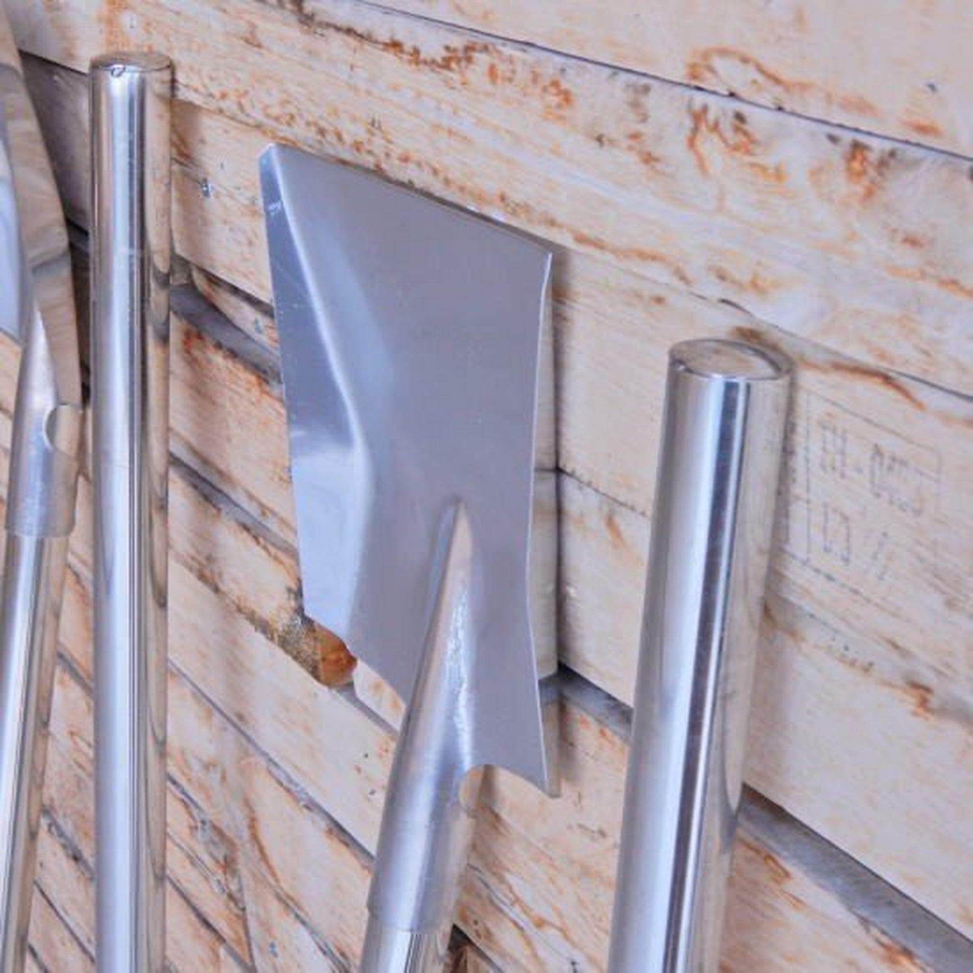 ステンレスのスコップ