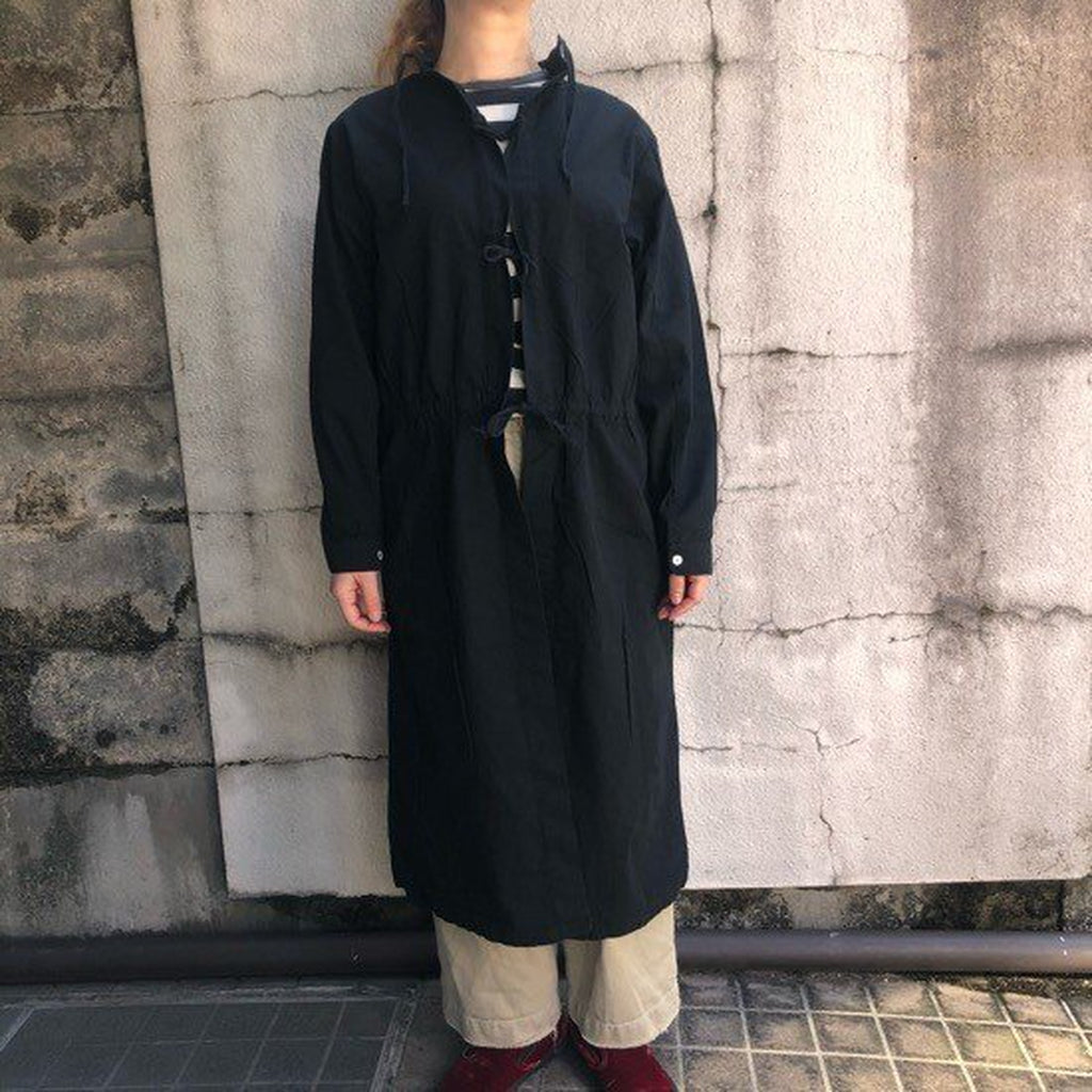 ブルガリア　後染めサージカルガウン　クロ