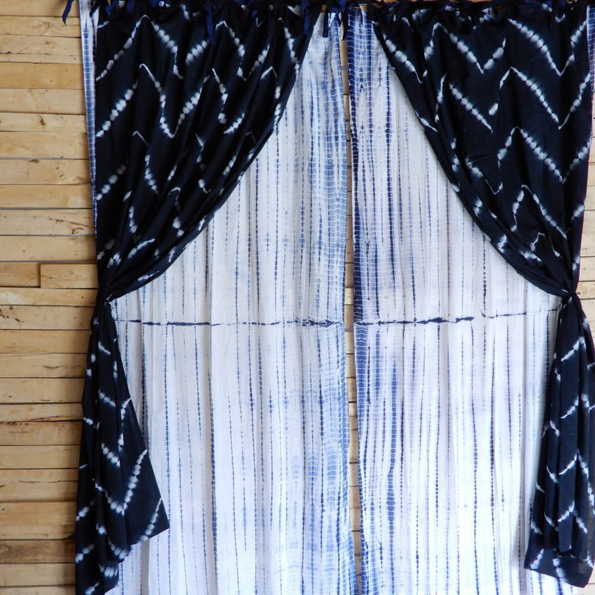 TOPANGA　Shibori　Curtain　シボリカーテン　W110xH200cm　黒