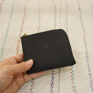 SARANAM (サラナン) プエブロレザーL字コンパクト財布 ブラック