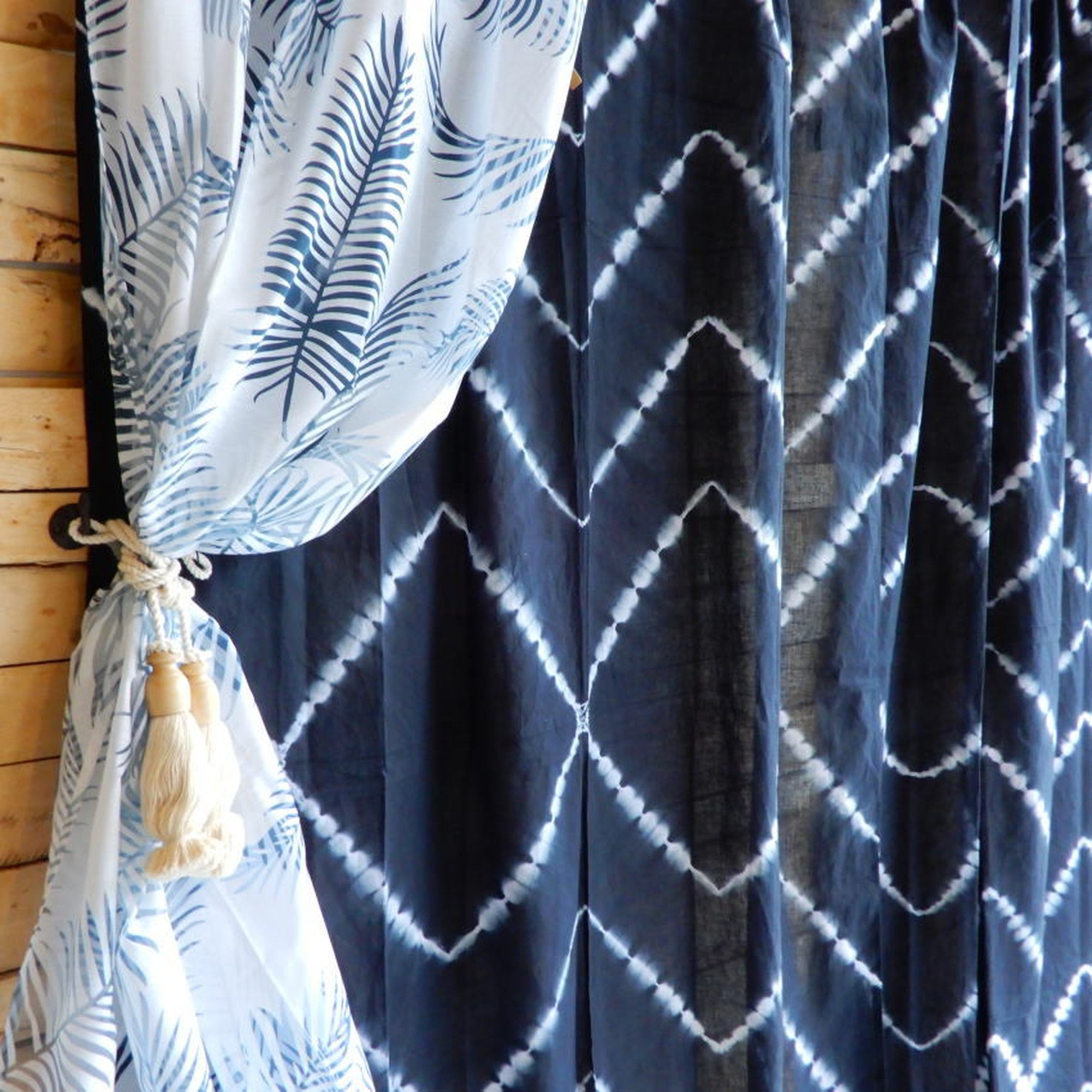 TOPANGA　Shibori　Curtain　シボリカーテン　W110xH200cm　黒