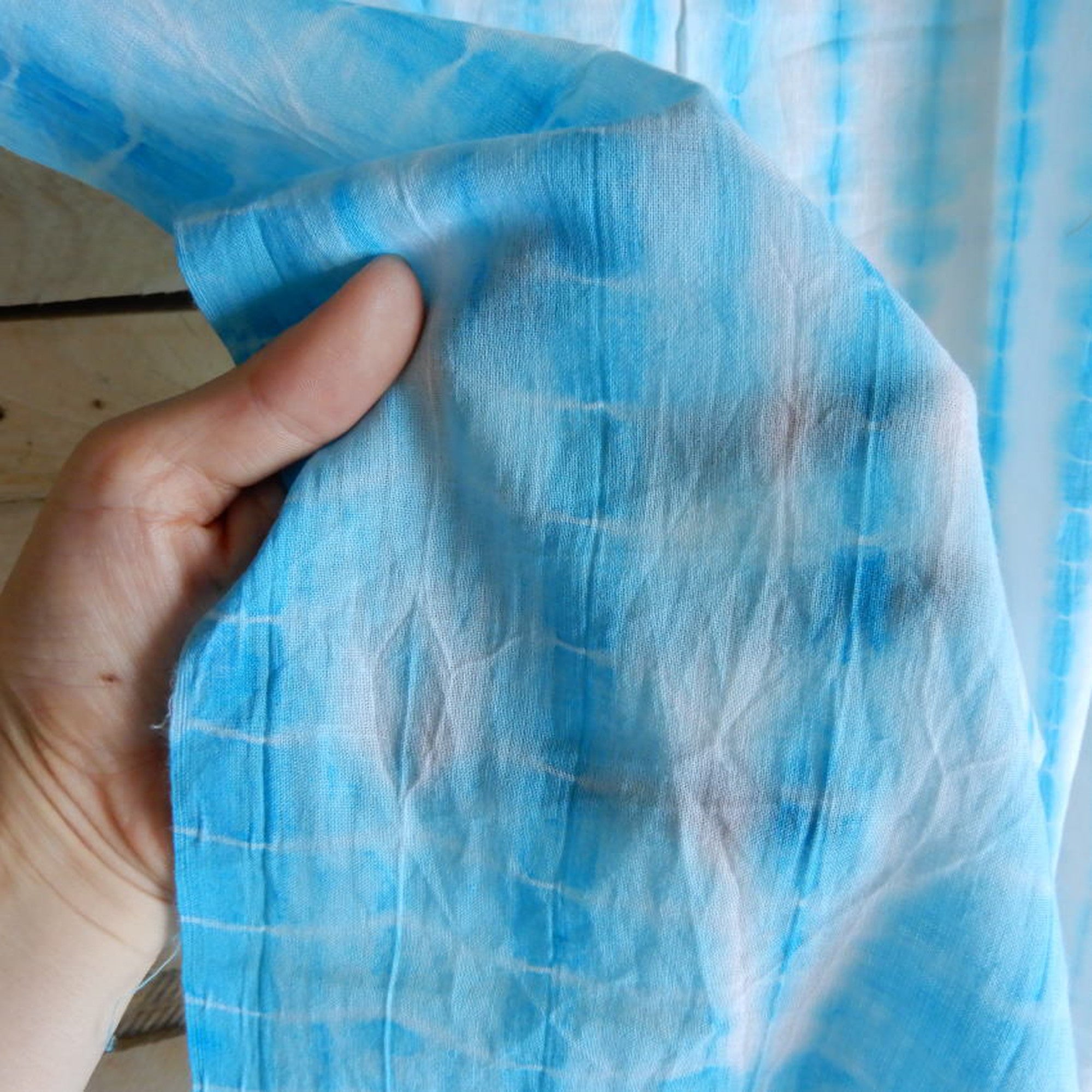 TOPANGA　Shibori　Curtain　シボリカーテン　W110xH90cm　白x青