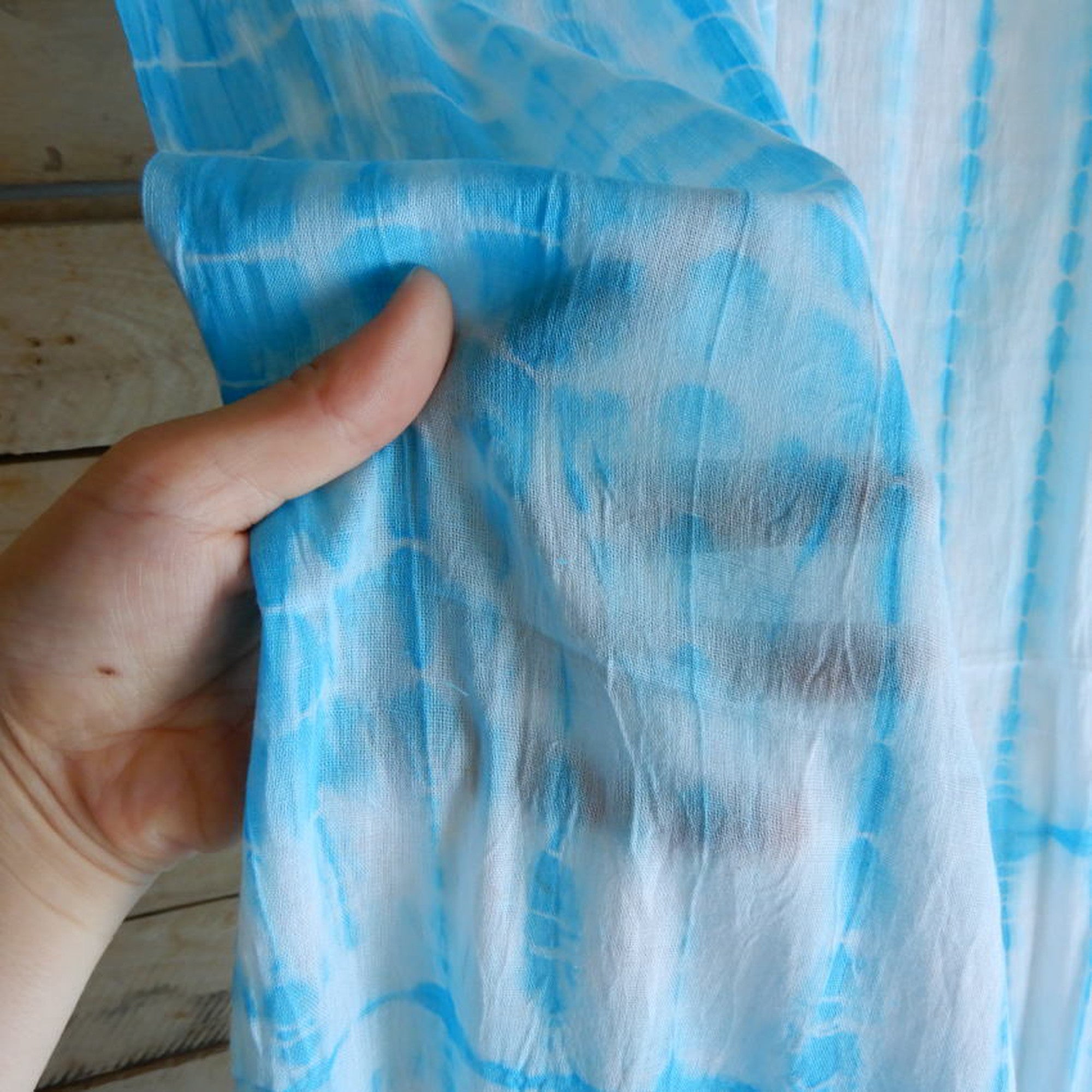 TOPANGA　Shibori　Curtain　シボリカーテン　W110xH200cm　白x青