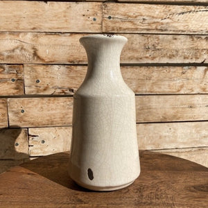 味わい深い陶器の花瓶　ホワイト
