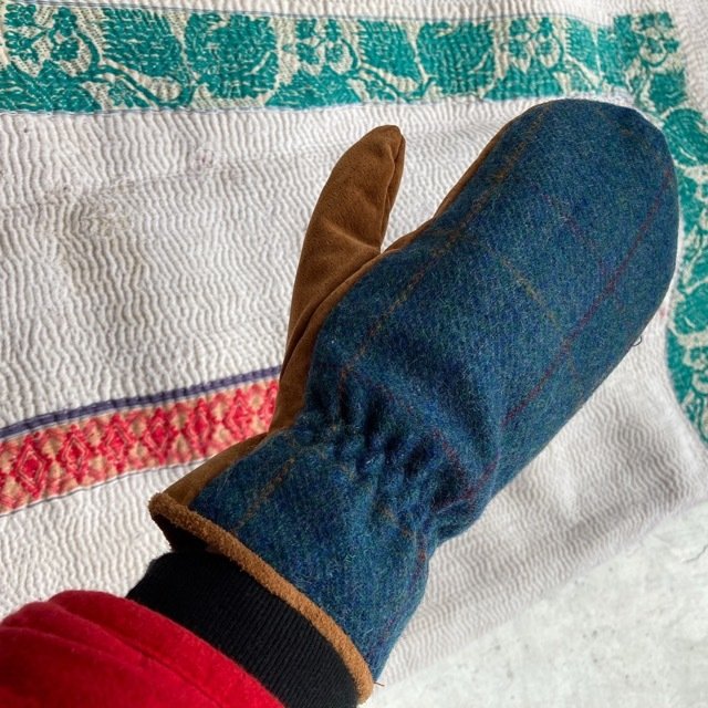 チェックツイードミトン　ブルー×ブラウン