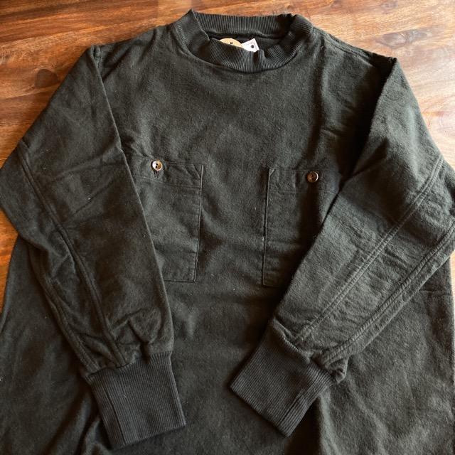 ハンガリー　モックネックスウェットシャツ　ブラック